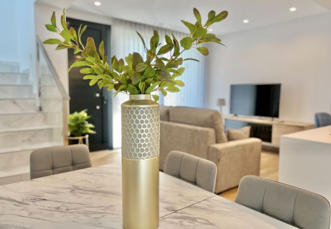 Chalet en El Campello - La Maison de Tout Seasonal Rental Chalet en El Campello - La Maison de Tout Seasonal Rental