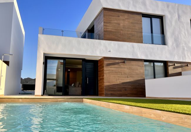 Chalet en El Campello - La Maison de Tout Seasonal Rental Chalet en El Campello - La Maison de Tout Seasonal Rental