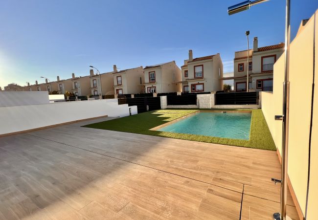 Chalet en El Campello - La Maison de Tout Seasonal Rental Chalet en El Campello - La Maison de Tout Seasonal Rental