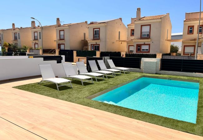 Chalet en El Campello - La Maison de Tout Seasonal Rental Chalet en El Campello - La Maison de Tout Seasonal Rental