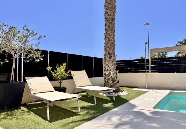 Chalet en Orihuela - Cape Villa in Cabo de Roig by United Renters Chalet en Orihuela - Cape Villa in Cabo de Roig by United Renters