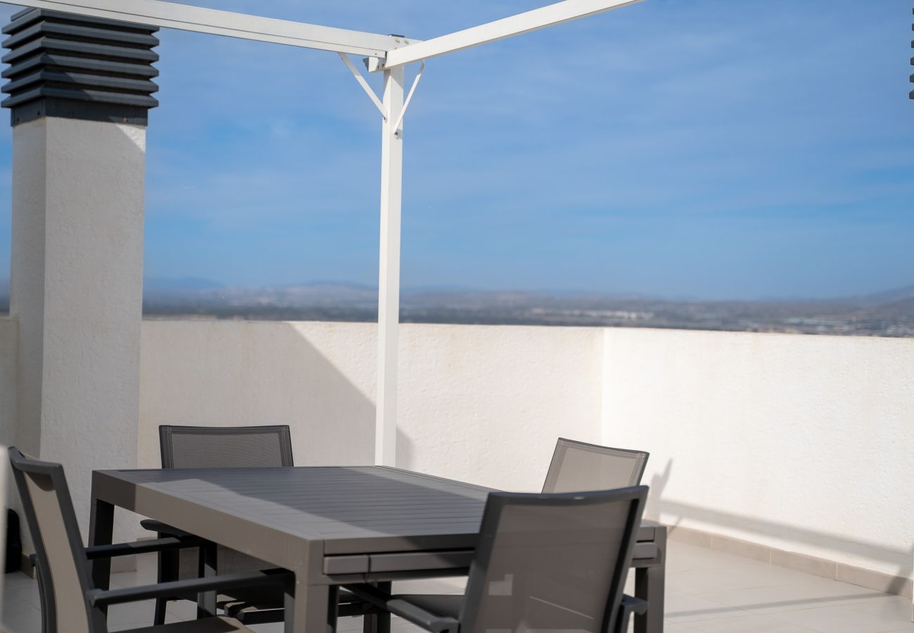 Apartamento en Arenales del Sol - Arenales Bahia Penthouse by United Renters