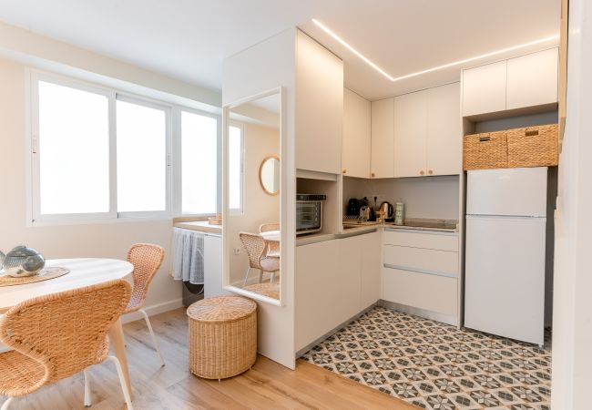 Apartamento en Alicante - Barrio Gem: Stylish 2-Bedroom Oasis in Alicante Apartamento en Alicante - Barrio Gem: Stylish 2-Bedroom Oasis in Alicante