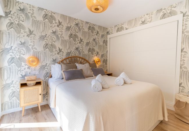 Apartamento en Alicante - Barrio Gem: Stylish 2-Bedroom Oasis in Alicante Apartamento en Alicante - Barrio Gem: Stylish 2-Bedroom Oasis in Alicante