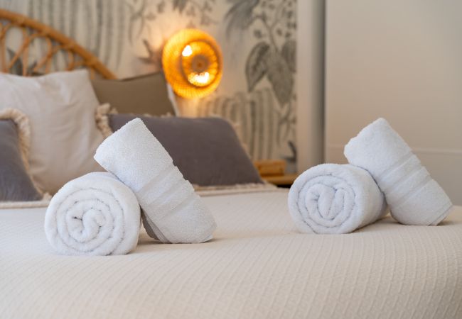 Apartamento en Alicante - Barrio Gem: Stylish 2-Bedroom Oasis in Alicante Apartamento en Alicante - Barrio Gem: Stylish 2-Bedroom Oasis in Alicante