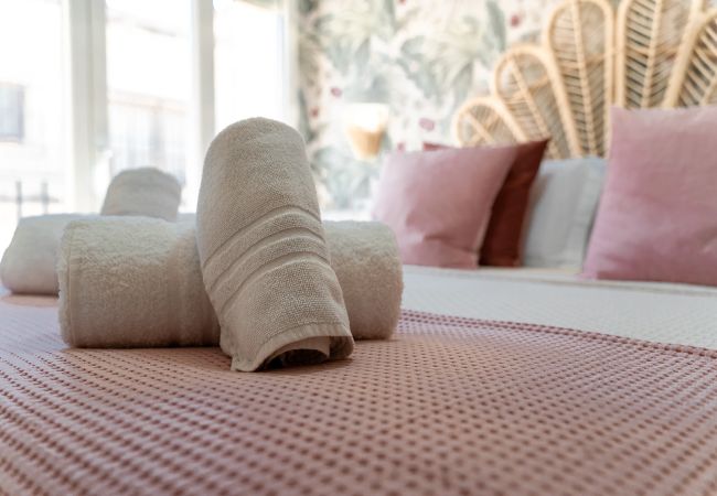 Apartamento en Alicante - Barrio Gem: Stylish 2-Bedroom Oasis in Alicante Apartamento en Alicante - Barrio Gem: Stylish 2-Bedroom Oasis in Alicante