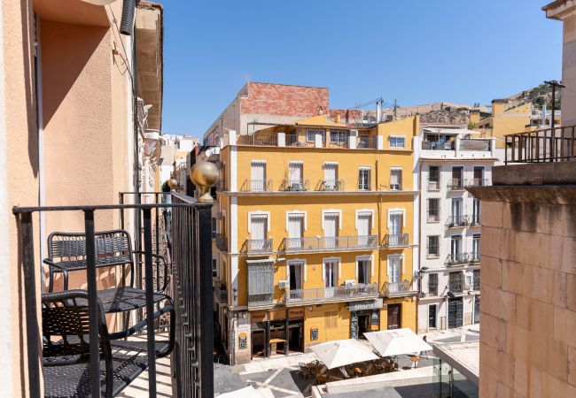 Apartamento en Alicante - Barrio Gem: Stylish 2-Bedroom Oasis in Alicante Apartamento en Alicante - Barrio Gem: Stylish 2-Bedroom Oasis in Alicante