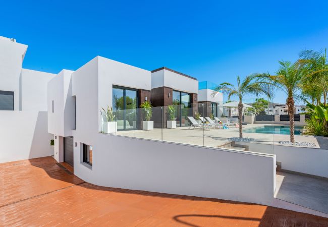 Chalet en El Campello - Luxury Villa by United Renters Chalet en El Campello - Luxury Villa by United Renters