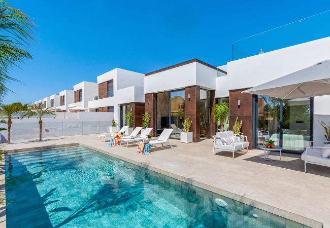 Chalet en El Campello - Luxury Villa by United Renters Chalet en El Campello - Luxury Villa by United Renters