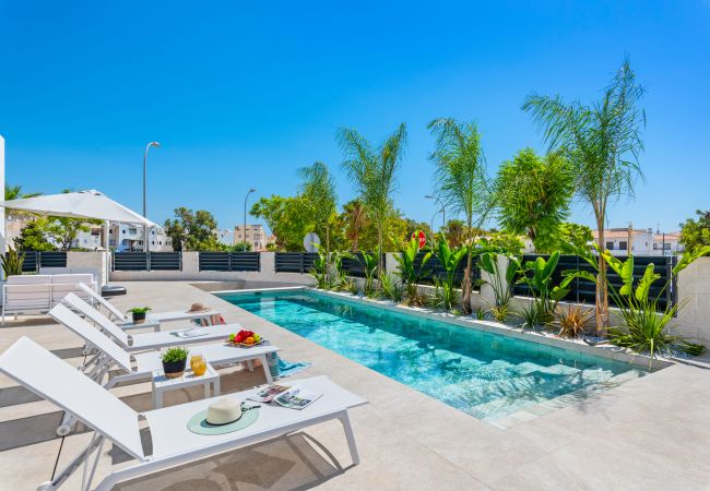 Chalet en El Campello - Luxury Villa by United Renters Chalet en El Campello - Luxury Villa by United Renters