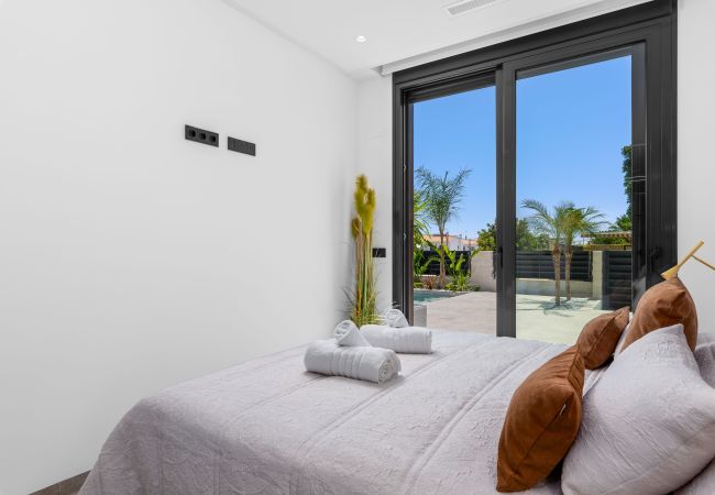 Chalet en El Campello - Luxury Villa by United Renters Chalet en El Campello - Luxury Villa by United Renters