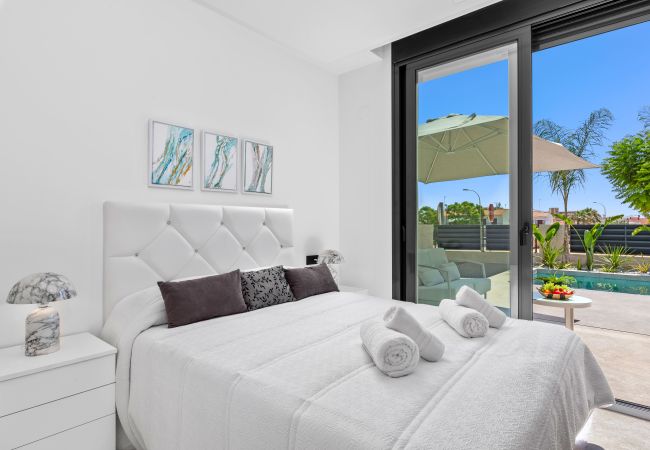 Chalet en El Campello - Luxury Villa by United Renters Chalet en El Campello - Luxury Villa by United Renters