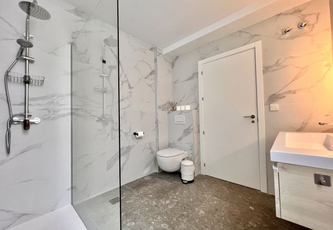Apartamento en Alicante - Premium Penthouse 2.0 Seasonal Rental Apartamento en Alicante - Premium Penthouse 2.0 Seasonal Rental