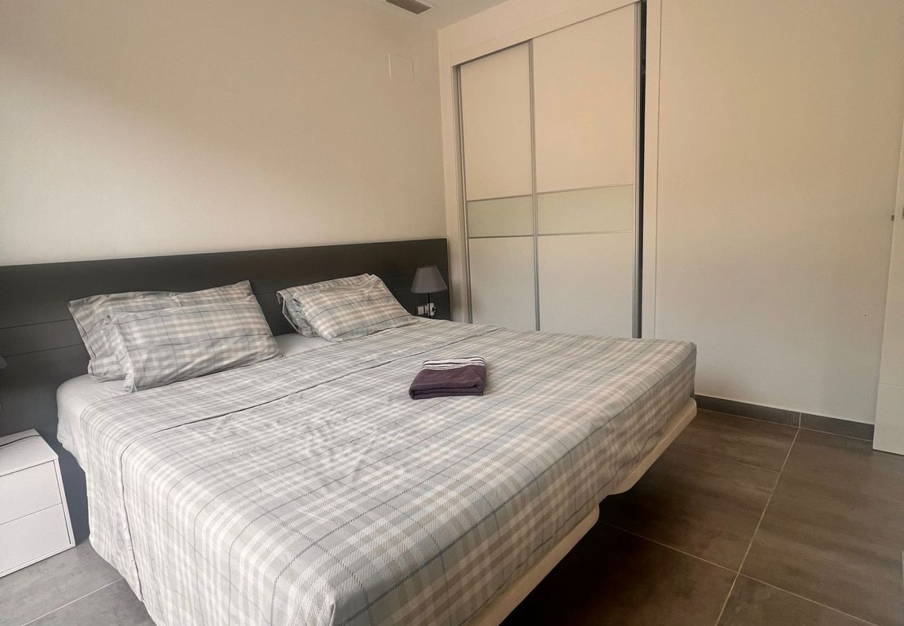 Apartamento en Arenales del Sol - Infinity Luxury Sea View Apartment with private ga