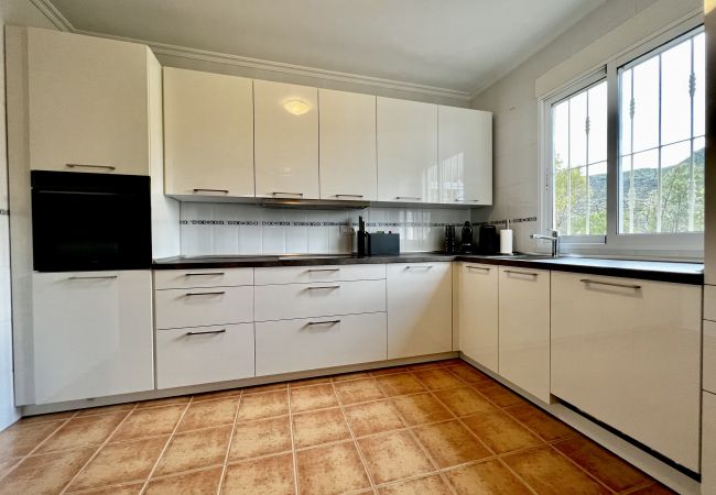 Villa in El Campello - Casa Roca de Leones by United Renters Villa in El Campello - Casa Roca de Leones by United Renters