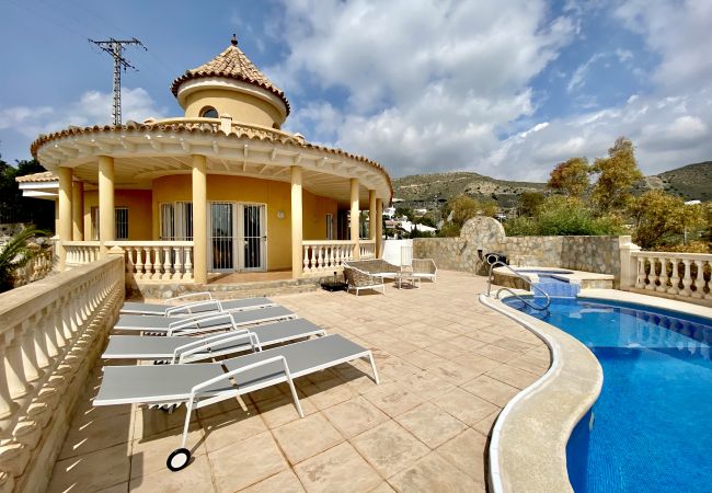 Villa in El Campello - Casa Roca de Leones by United Renters Villa in El Campello - Casa Roca de Leones by United Renters