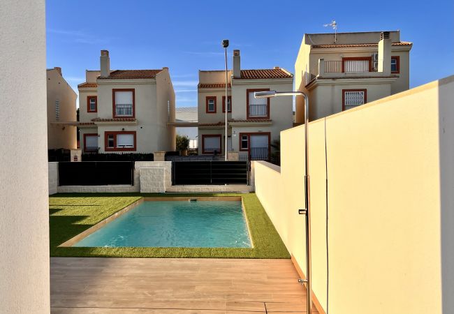 Chalet in El Campello - La Maison de Tout Seasonal Rental Chalet in El Campello - La Maison de Tout Seasonal Rental