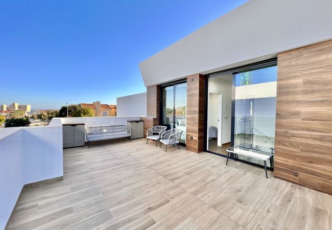 Chalet in El Campello - La Maison de Tout Seasonal Rental Chalet in El Campello - La Maison de Tout Seasonal Rental