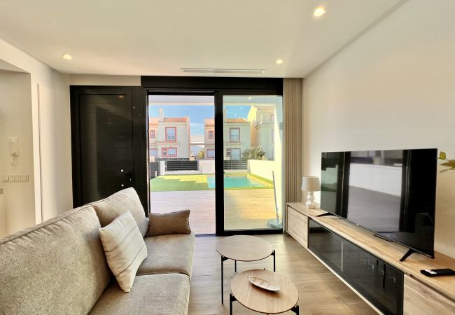 Chalet in El Campello - La Maison de Tout Seasonal Rental Chalet in El Campello - La Maison de Tout Seasonal Rental