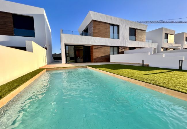 Chalet in El Campello - La Maison de Tout Seasonal Rental Chalet in El Campello - La Maison de Tout Seasonal Rental