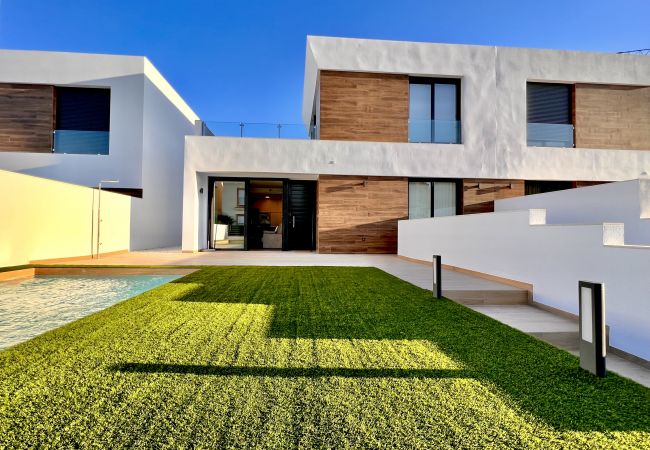 Chalet in El Campello - La Maison de Tout Seasonal Rental Chalet in El Campello - La Maison de Tout Seasonal Rental