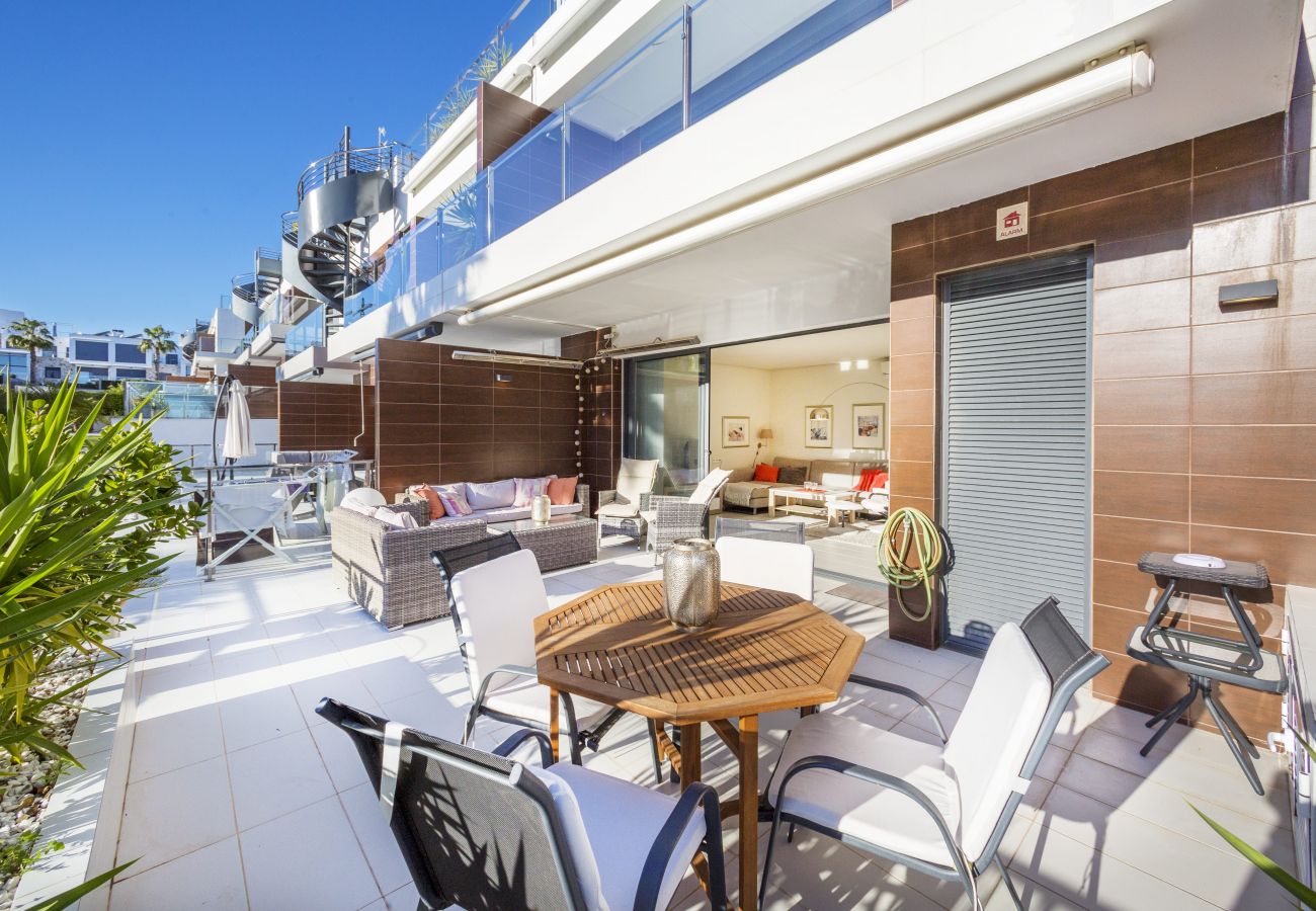 Apartment in Torrevieja - Ceñuela - Lush Haven by United Renters