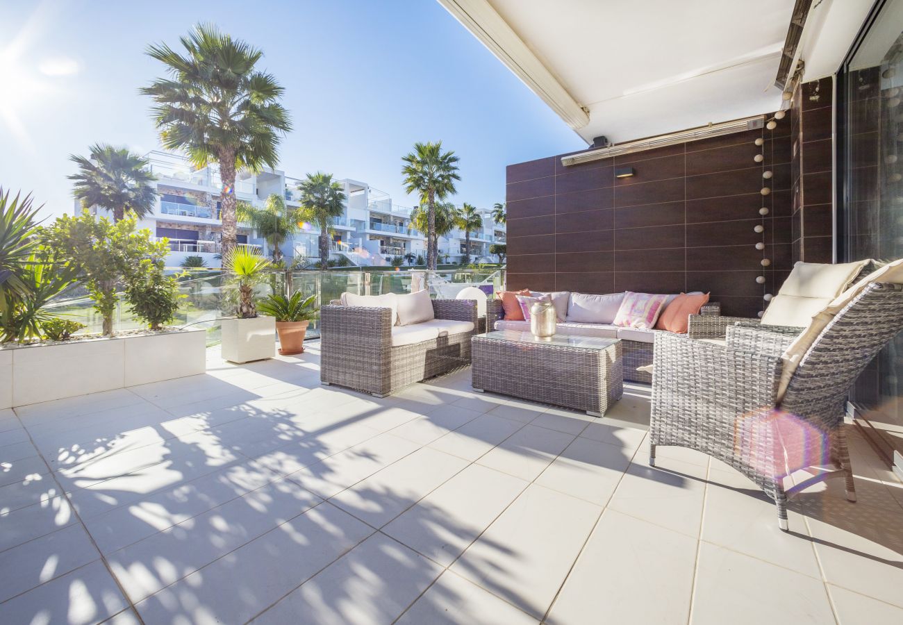 Apartment in Torrevieja - Ceñuela - Lush Haven by United Renters