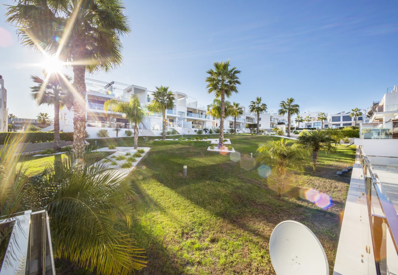Apartment in Torrevieja - Ceñuela - Lush Haven by United Renters