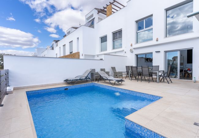 Terraced House in Torrevieja - Gandhi White Villa by United Renters Terraced House in Torrevieja - Gandhi White Villa by United Renters
