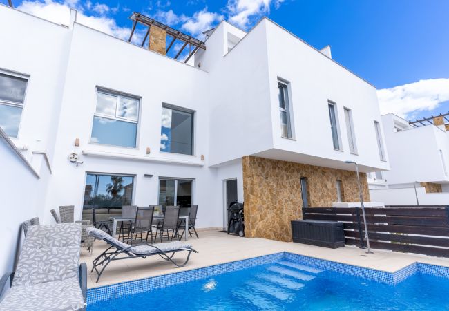 Terraced House in Torrevieja - Gandhi White Villa by United Renters Terraced House in Torrevieja - Gandhi White Villa by United Renters