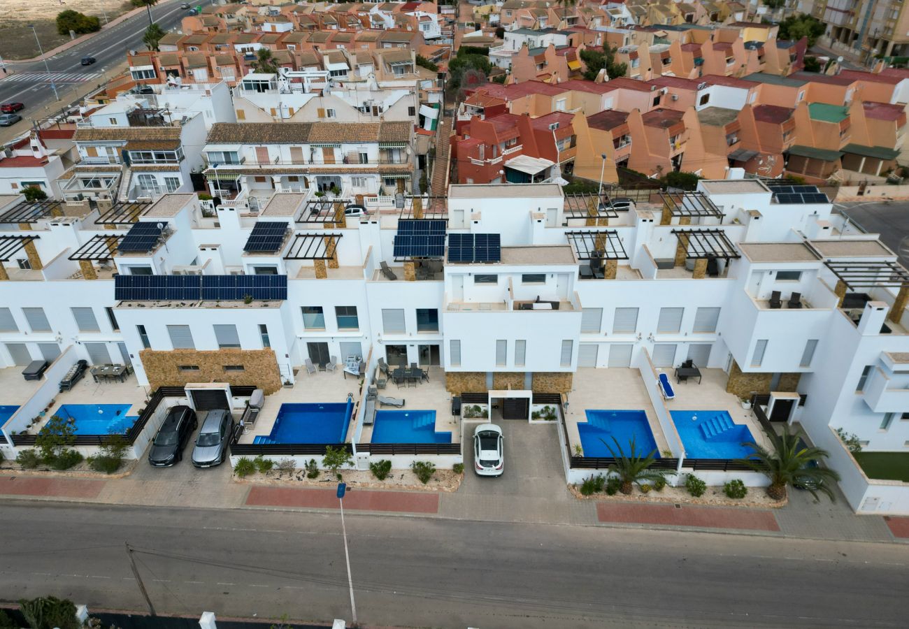 Townhouse in Torrevieja - Gandhi White Villa by United Renters