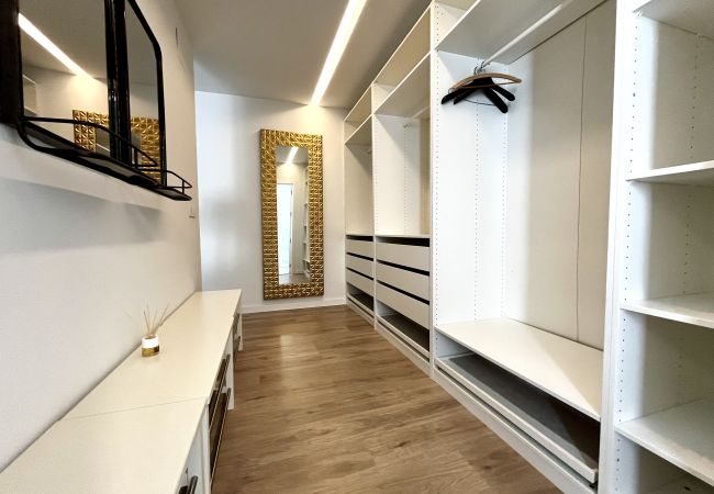 Apartment in Alicante / Alacant - Premium Penthouse 3.0 Seasonal Rental Apartment in Alicante / Alacant - Premium Penthouse 3.0 Seasonal Rental