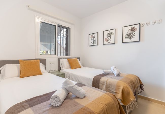 Bungalow in Torrevieja - Pura Vida Beach Apartment by United Renters Bungalow in Torrevieja - Pura Vida Beach Apartment by United Renters