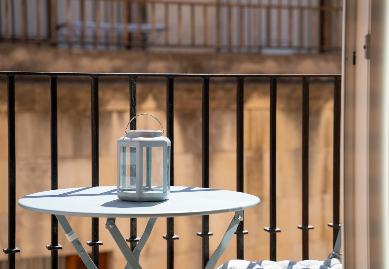Apartment in Alicante / Alacant - Barrio Gem: Stylish 2-Bedroom Oasis in Alicante