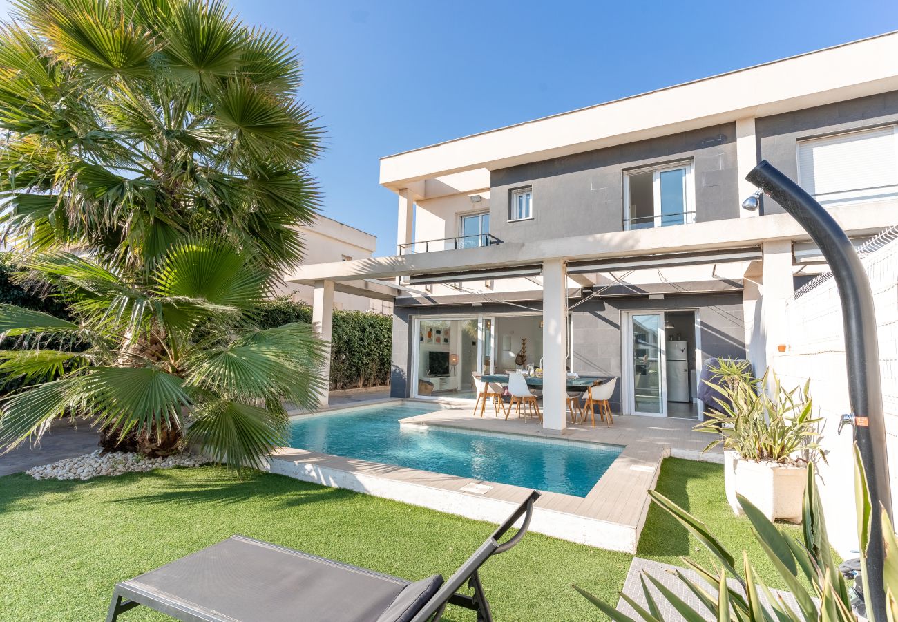 Chalet in Gran Alacant - Azure Escape Villa, Gran Alacant by United Renters